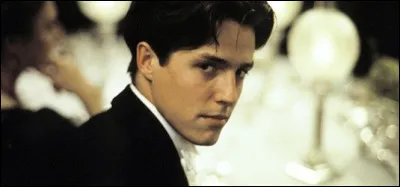 Dans quel film Hugh Grant est-il un bourgeois qui vit une histoire d'amour avec un autre homme ?