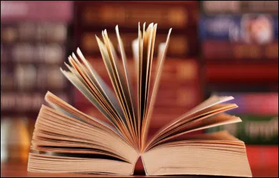 Qui a écrit le livre "Le Roi prédateur" ?