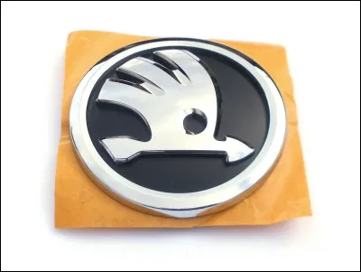 Quelle est cette marque de voiture ?