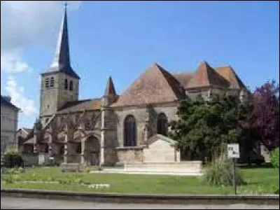 Ce bourg du département de la Meuse, traversé par le canal de la Marne au Rhin, c'est Revigny sur ...