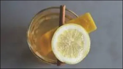 Quel alcool fort est présent dans le cocktail « Chaud Lapin » ?