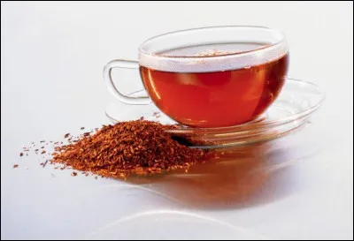 Le thé rouge, ainsi nommé par abus de langage, provient-il des arbustes de l'espèce Camellia sinensis ?