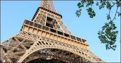 Quelle est la taille de la Tour Eiffel ?