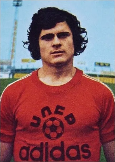 Quel Valois était surnommé "le Roi trouvé" ?