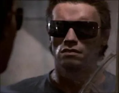 Quel oeil du Terminator est mis  nu ?