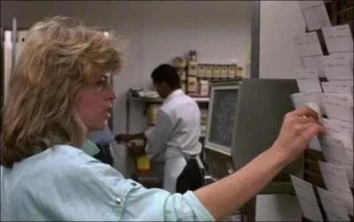 Dans quel type de restaurant travaille Sarah Connor ?