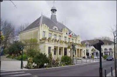 Cette ville de Gironde de 32 000 habitants, située dans le Nord-Ouest de l'agglomération bordelaise, c'est Saint-Médard en ...