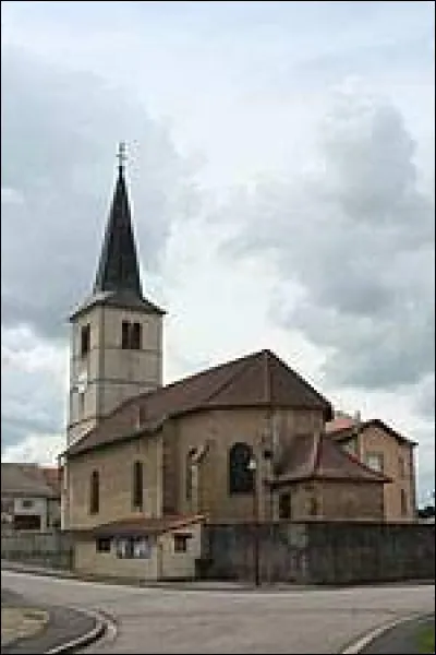 Nous sommes en Lorraine, à Saint-Maurice-sur-Mortagne. Village de l'arrondissement d'Épinal, traversé par la Mortagne, il se situe ...