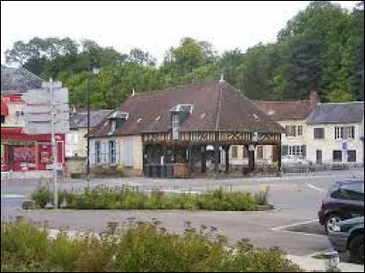 Ce bourg situé dans l'Ouest du département de l'Oise, c'est Marseille en ...
