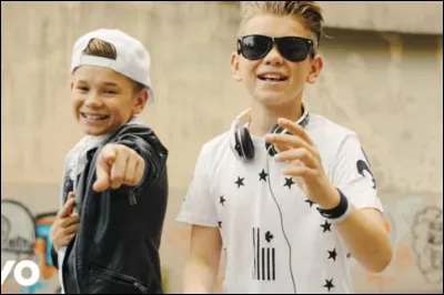 Dans quel village ont-ils grandi ?