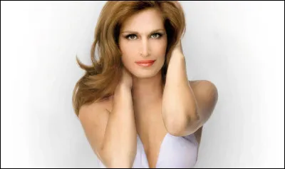 ''Caramels, bonbons et chocolats..'' sont des paroles de la chanson ''Paroles... Paroles...''. Avec qui Dalida la chantait-elle en duo ?