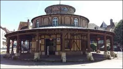 Cette petite ville de 2400 habitants du département de l'Aube, c'est Aix en ...