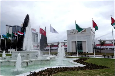 Quelle ville a abrité pendant 11 ans, après l'exclusion d'un des membres, le siège de la Ligue ?