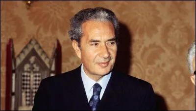 Dirigeant de la "Démocratie chrétienne" entre 1959 et 1963, il est à deux reprises président du Conseil (1963-1968 puis 1974-1976). Il est partisan du "compromis historique" entre les chrétiens-démocrates et les communistes ; enlevé en mars 1978 par les Brigades rouges, il est séquestré et finalement assassiné : c'est ...