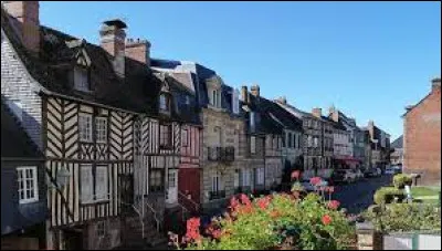 Ce village normand, situé dans le département du Calvados, situé près de Pont-l'Evèque, c'est Beaumont en ...