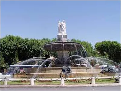 Cette ville de Bouches-du-Rhône, peuplée de 145 000 habitants, c'est Aix en ...