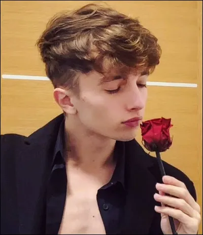 Monsieur Pof n'a jamais créer de livre.