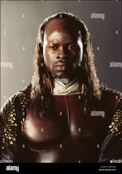 Comment s'appelle le père de Nasuada ?