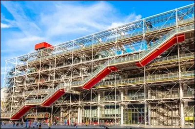 Quelle est cette "usine" inaugurée en 1977 en plein centre de Paris ?