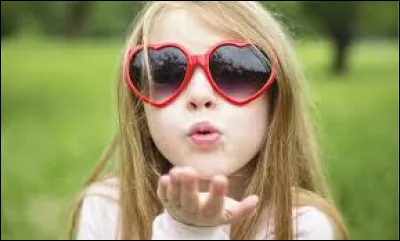 Comment dit-on "bisou" en anglais ?