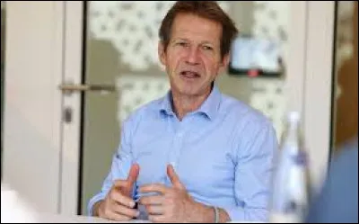 Je suis spécialiste des énergies et du climat et je suis président du Think Tank "The Shift Project" ?