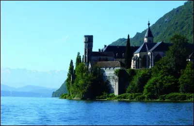 Qui est l'auteur du poème ''Le Lac'' paru dans les ''Méditations poétiques'' en 1820 ?