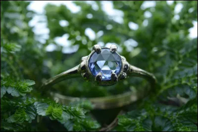 C'est ton tout dernier combat à mort. Il reste vingt participants. Tu te bats contre la plus forte, Ledia McGéa. Tu dois choisir une sorte de magie, laquelle ?