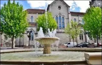 Cette ville de 14 000 habitants du département de l'Ain, située au pied des contreforts du Jura , au débouché de la cluse de l'Albarine, c'est Ambérieu en ...