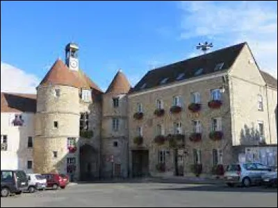 Cette petite ville de 8400 habitants, située dans le département de Seine-et-Marne au nord de Melun, c'est Tournan en ...