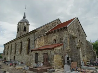 Ce village du département de la Haute-Marne, situé entre Langres et Bourbonne les Bains, c'est Marcilly en ...