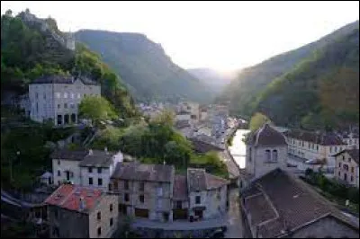 Ce bourg du département de l'Ain, situé dans le Jura méridional, dans la vallée de l'Albarine, c'est Saint-Rambert en ...