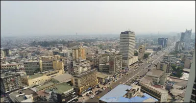 Quelle est cette ville en K, capitale et plus grande ville de la république démocratique du Congo ainsi que d'Afrique ?