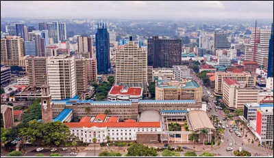 Quelle est cette ville en Y, avant tout tertiaire et capitale du Cameroun ?