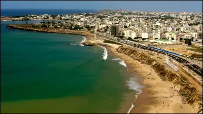 Quelle est cette ville en D, capitale de la république du Sénégal ?