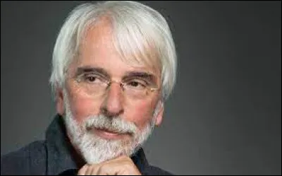 Qui est cet écrivain auteur du recueil de nouvelles ''Les Eaux troubles du mojito et autres belles raisons d'habiter sur terre'' ?