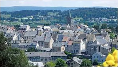 Cette ville de 4200 habitants, située dans le nord-ouest du département de la Lozère, c'est Saint-Chély d'...