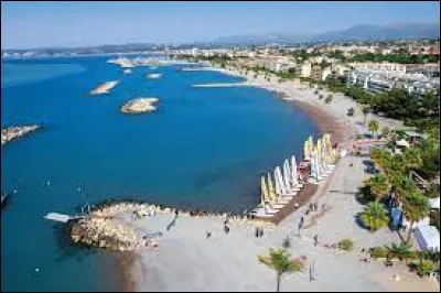 Hugo a passé ses vacances au bord de la mer ...