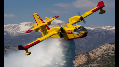 Pour combattre les incendies de forêt, quel avion les pompiers utilisent-ils ?