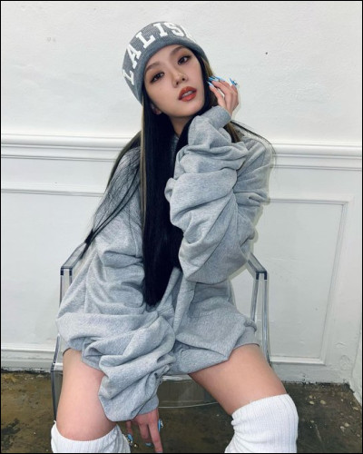 Sur l'image, qui reconnaissez-vous Jisoo ou Lalisa ?