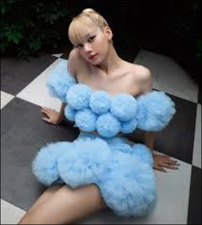 Quelle Blackpink porte cette tenue qui fait vraiment carnaval ?