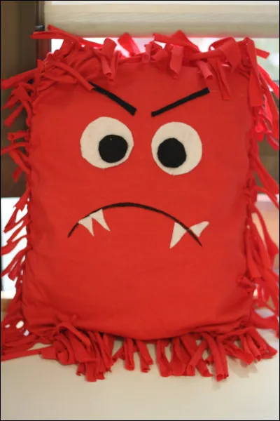 Imaginons : tu fais la queue depuis environ une heure lorsqu'une vieille dame te double. Comment réagis-tu ?