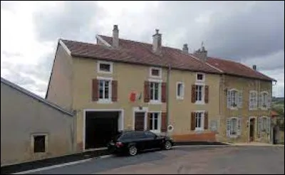 Je vous emmène maintenant das le Grand-Est, à Brainville-sur-Meuse. Petit village de 72 habitants, dans l'arrondissement de Chaumont, il se situe dans le département ...