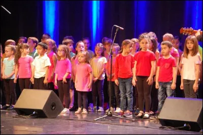 Ces élèves que nous avons _ en classe ont _ un magnifique spectacle !