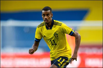 Alexander Isak est un footballeur suédois évoluant au poste d'attaquant au Newcastle United Football Club. Quel fut son tout premier club professionnel ?