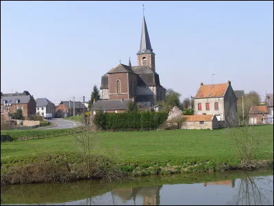 Ce bourg de 2400 habitants du département du Nord, situé dans l'Avesnois, c'est Pont sur ...