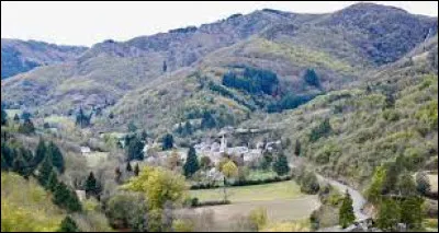 Ce petit village situé à l'extrême sud de l'Aveyron, dans la partie montagneuse du du département, c'est Arnac sur ...