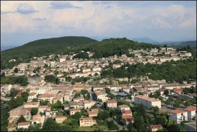 Cette ville de 9000 habitants du département de la Drôme, située au sud de Valence, c'est Livron sur ...