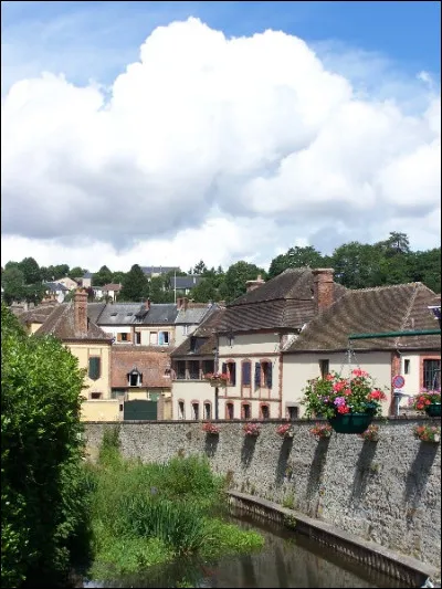 Ce village situé dans le sud du département de l'Eure, c'est Tillères sur ...