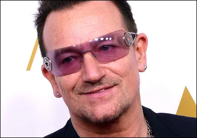 Quel est le nom de ce leader de U2 (groupe irlandais) ?