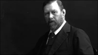 Quel est le titre de loeuvre majeure de Bram Stocker, écrivain né en Irlande ?